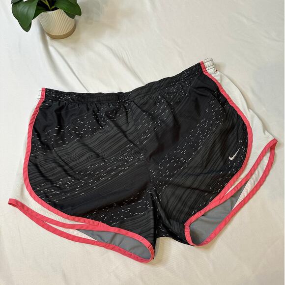 Nike Dri Fit Women's Runner Shorts Black Pink White Large‎ - Picture 1 of 3